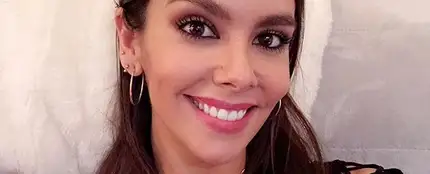 Cristina Pedroche haciéndose un selfie Cristina Pedroche haciéndose un selfie