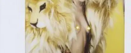 Miley Cyrus vuelve a posar en topless para recordar la etapa 'Bangerz' Miley Cyrus vuelve a posar en topless para recordar la etapa 'Bangerz'
