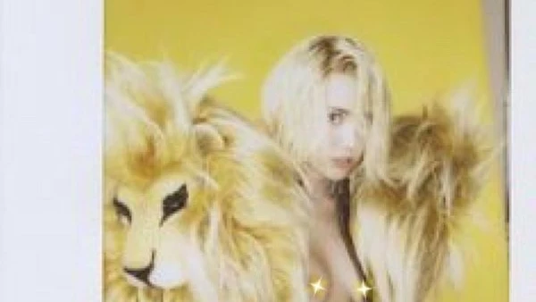 Miley Cyrus vuelve a posar en topless para recordar la etapa 'Bangerz'