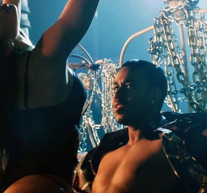 Romeo Santos en una escena del videoclip 'Sobredosis' Romeo Santos en una escena del videoclip 'Sobredosis'
