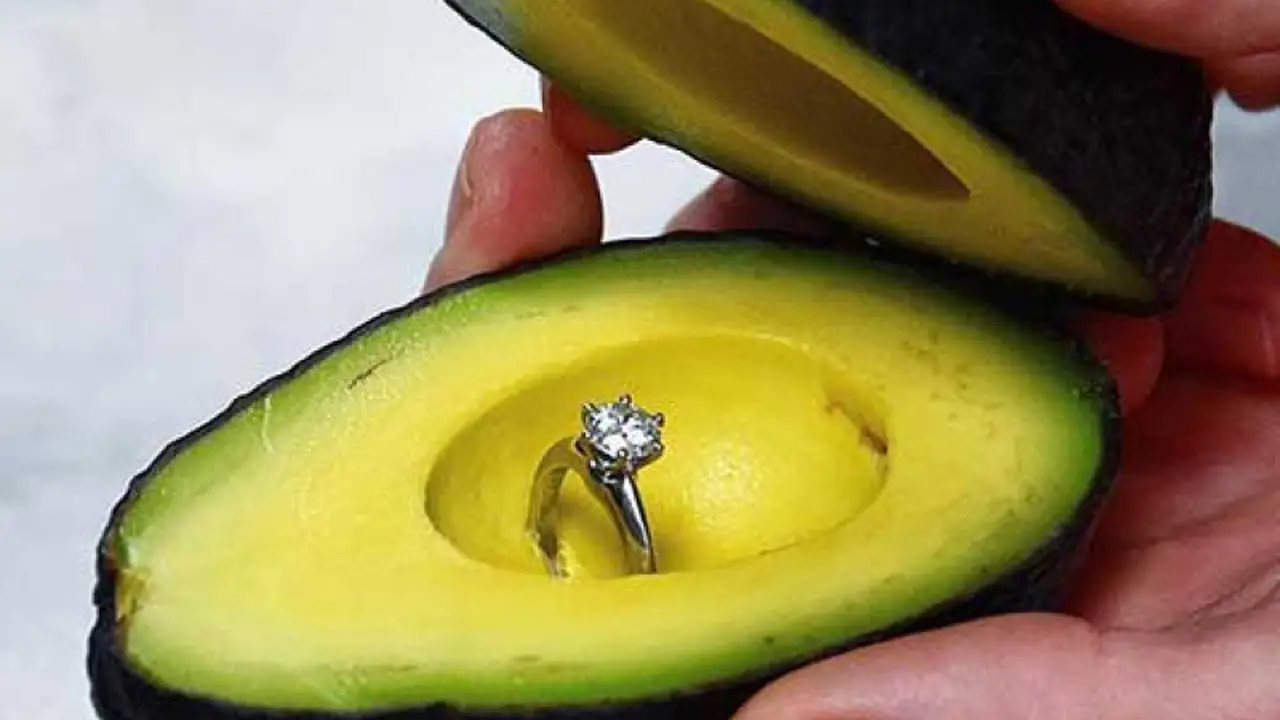 Pedir la mano con un aguacate, ¡OMG! Pedir la mano con un aguacate, ¡OMG!