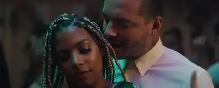 J Balvin en el videoclip de 'Ahora' J Balvin en el videoclip de 'Ahora'