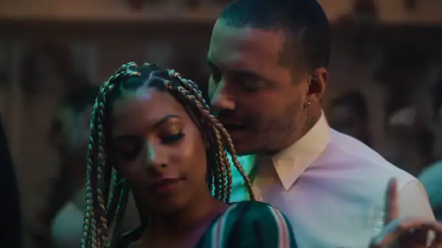 J Balvin en el videoclip de 'Ahora'