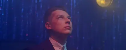 John Newman en el videoclip de 'Fire in Me' John Newman en el videoclip de 'Fire in Me'