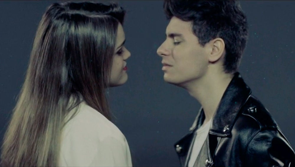 Amaia y Alfred en el vídeo de 'Tu Canción'