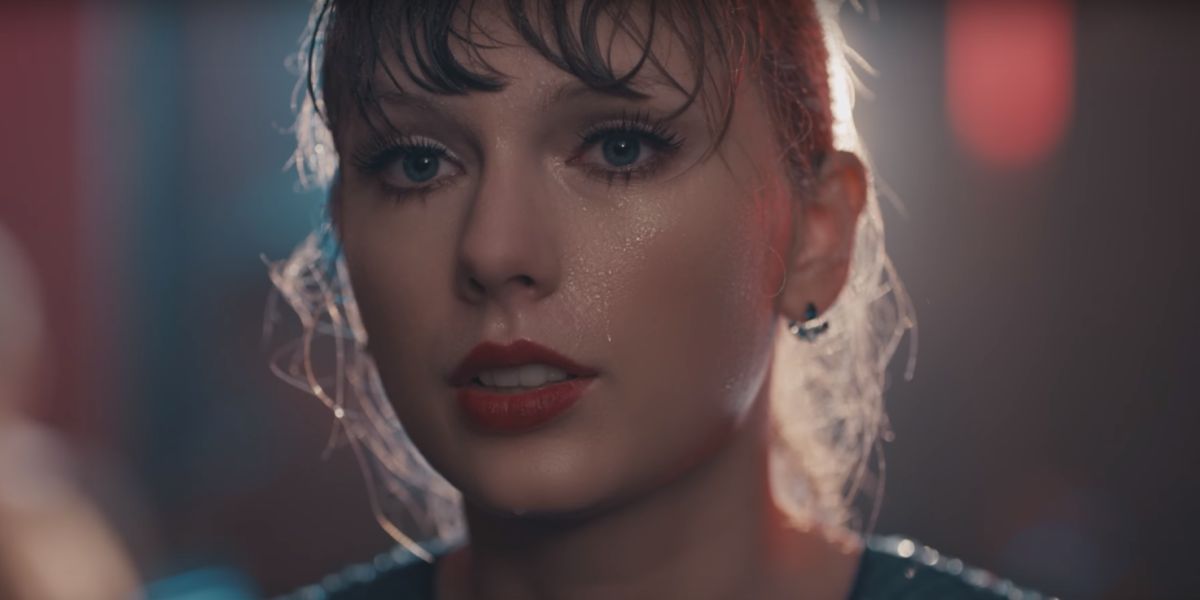 Taylor Swift en el vídeo de 'Delicate'