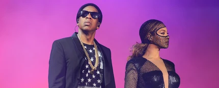 Jay Z y Beyoncé sobre el escenario Jay Z y Beyoncé sobre el escenario