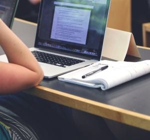 Los titulados en FP encuentran trabajo 9 meses después de graduarse Los titulados en FP encuentran trabajo 9 meses después de graduarse