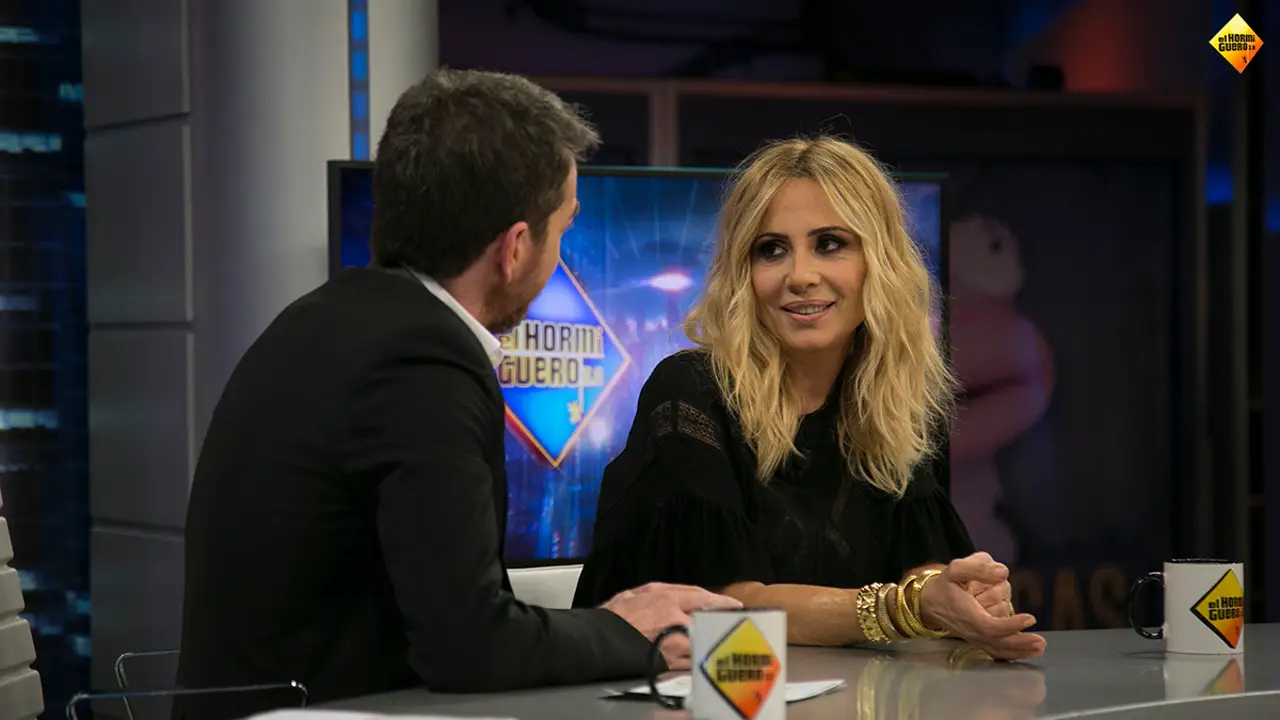 Marta Sánchez: "Me ha llamado el Ministro de Cultura para felicitarme por mi versión del himno de España" Marta Sánchez: "Me ha llamado el Ministro de Cultura para felicitarme por mi versión del himno de España"