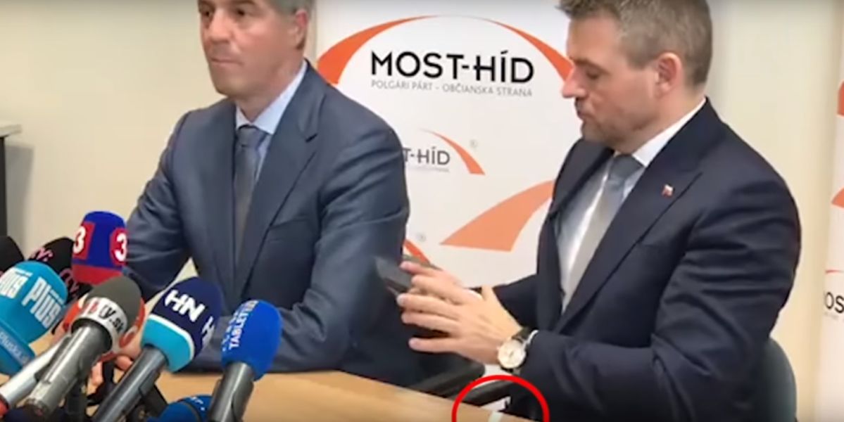 Al primer ministro de Eslovaquia se le cae una sospechosa papelina durante una entrevista