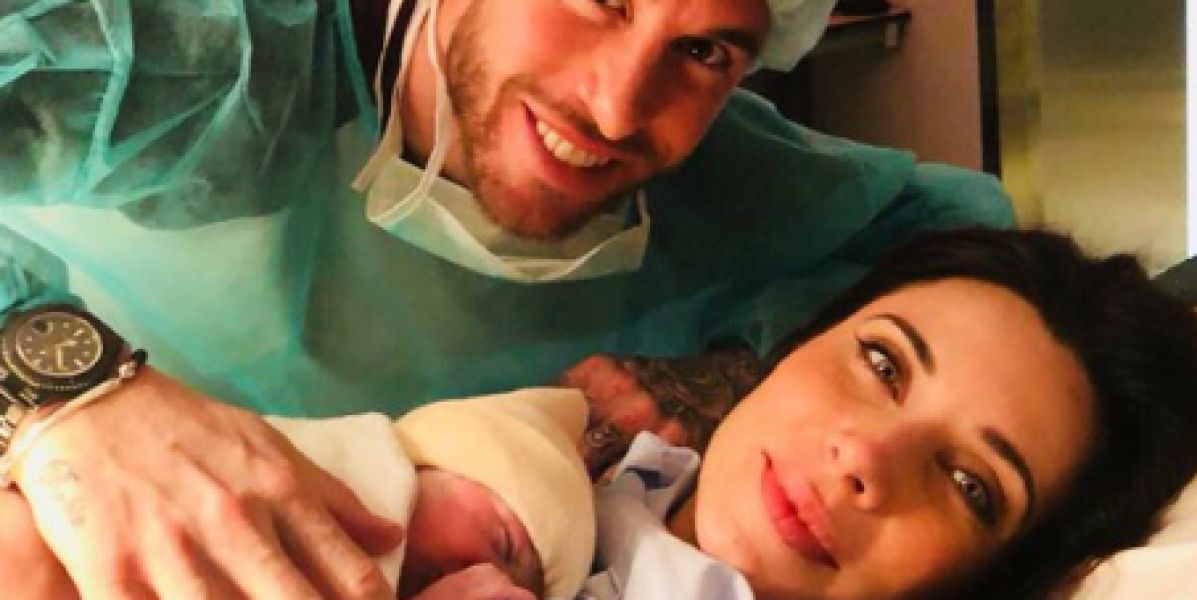 Sergio Ramos y Pilar Rubio con su hijo Alejandro.