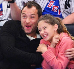 Jude Law con su hija Iris Jude Law con su hija Iris