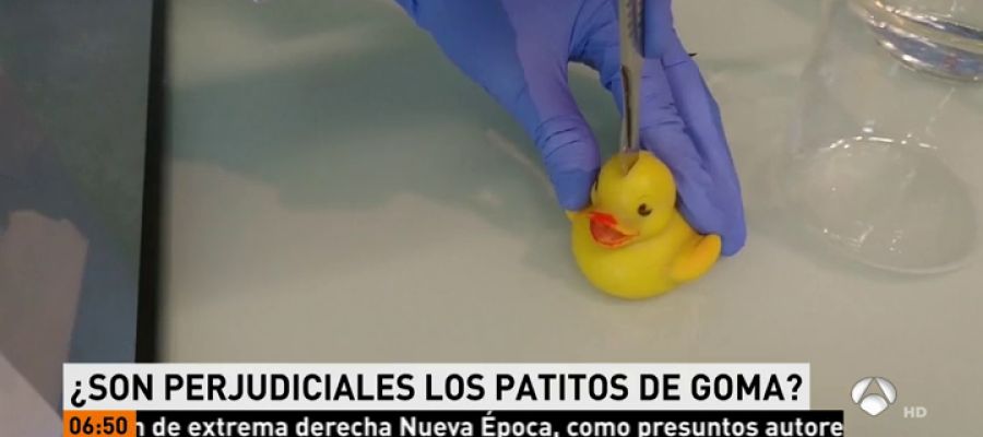 Los patitos de goma que usan los niños en el baño, más peligrosos de lo