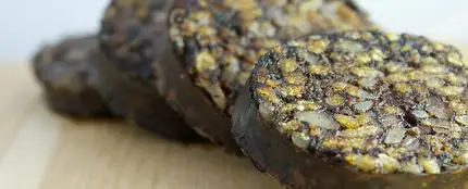 Morcilla de Burgos, una vieja conocida de los paladares extremos. Morcilla de Burgos, una vieja conocida de los paladares extremos.