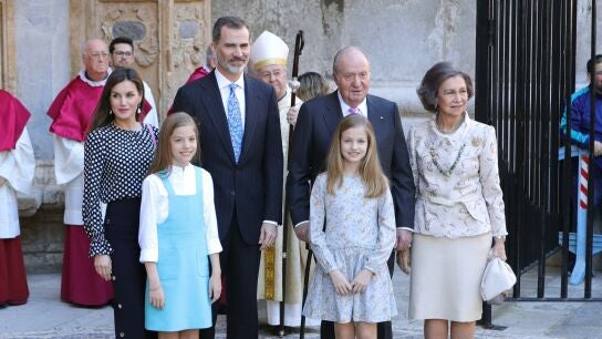 La familia real en la tradicional misa de Pascua de Palma