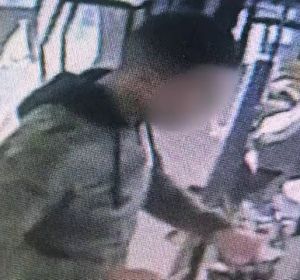 Un camarero de un restaurante de Telde, en coma tras una brutal agresión por intentar evitar un 'simpa' Un camarero de un restaurante de Telde, en coma tras una brutal agresión por intentar evitar un 'simpa'