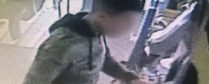 Un camarero de un restaurante de Telde, en coma tras una brutal agresión por intentar evitar un 'simpa' Un camarero de un restaurante de Telde, en coma tras una brutal agresión por intentar evitar un 'simpa'