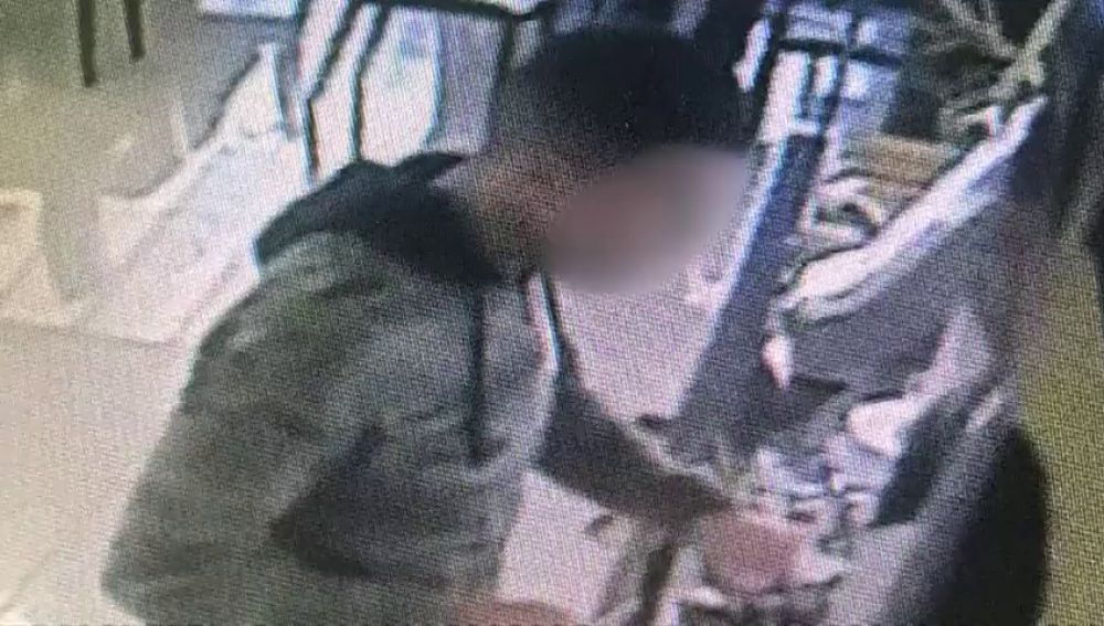 Un camarero de un restaurante de Telde, en coma tras una brutal agresión por intentar evitar un 'simpa'