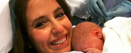 Dafne Fuentes y Lucas, el primer bebé concebido en España gracias a un wearable Dafne Fuentes y Lucas, el primer bebé concebido en España gracias a un wearable