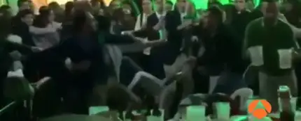 Tremenda bronca en la caseta de Comisiones Obreras en la feria de Sevilla Tremenda bronca en la caseta de Comisiones Obreras en la feria de Sevilla