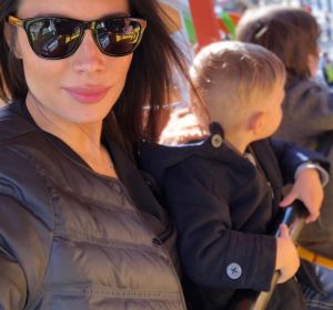 Pilar Rubio junto a sus dos hijos, Marco y Sergio Jr. Pilar Rubio junto a sus dos hijos, Marco y Sergio Jr.