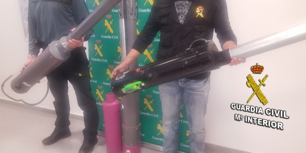 La Guardia Civil detiene a un hombre en Vigo por fabricar y vender ‘lanzapatatas’