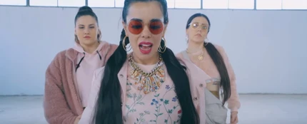 Beatriz Luengo en el videoclip de 'Caprichosa' Beatriz Luengo en el videoclip de 'Caprichosa'