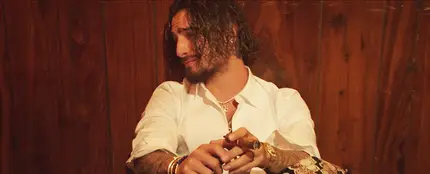 Maluma llorando en su vídeo 'Marinero' Maluma llorando en su vídeo 'Marinero'
