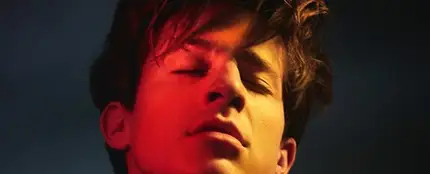 Charlie Puth presenta la portada de su álbum 'Voicenotes' Charlie Puth presenta la portada de su álbum 'Voicenotes'