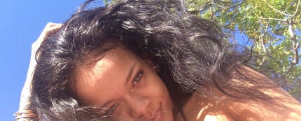 Rihanna publica una foto en Bikini