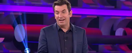 Arturo Valls y un concursante sorprenden al público a ritmo de salsa Arturo Valls y un concursante sorprenden al público a ritmo de salsa