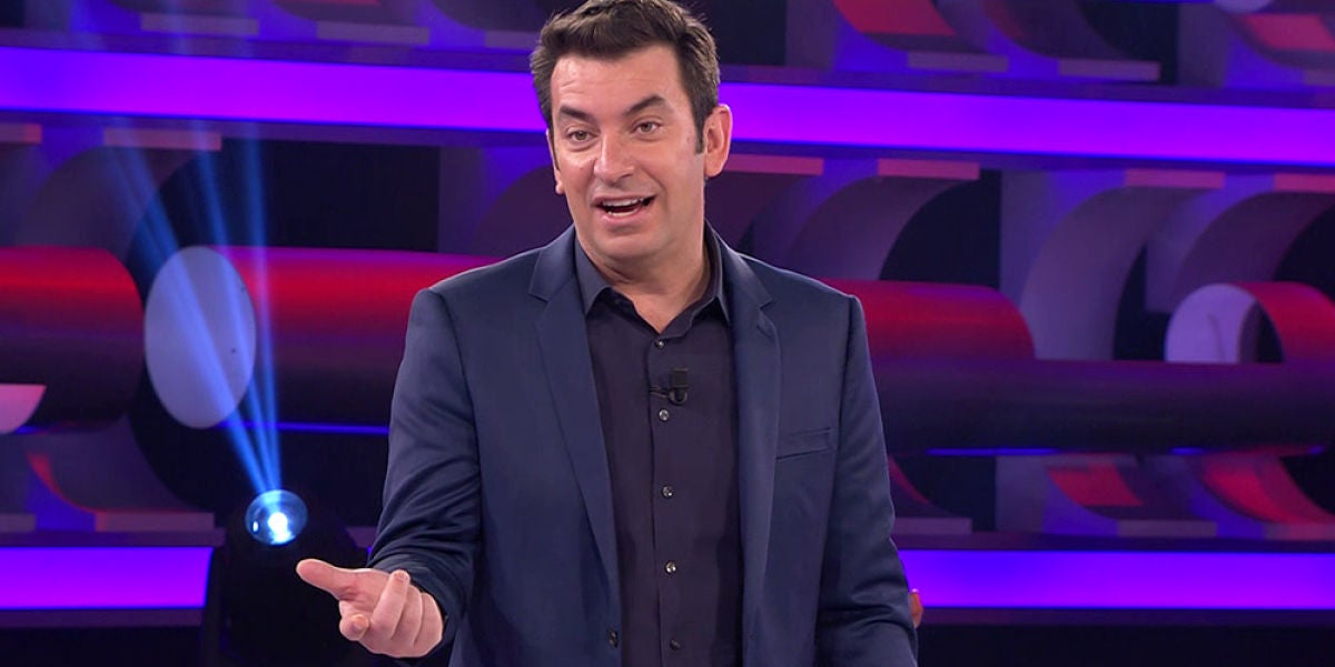 Arturo Valls y un concursante sorprenden al público a ritmo de salsa