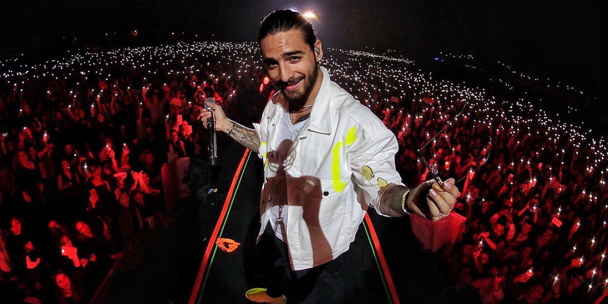 Maluma en un concierto