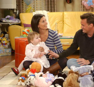 Monica y Chandler en Friends Monica y Chandler en Friends