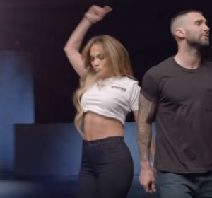 J.LO y Adam Levine en el videoclip de 'Girls Like You' J.LO y Adam Levine en el videoclip de 'Girls Like You'