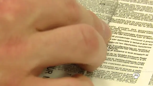 Anulan los intereses de una tarjeta por estar recogidos en un tipo de letra "minúsculo"