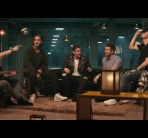 <p>Pablo Alborán estrena videoclip: 'La llave', junto a Piso 21 </p> <p>Pablo Alborán estrena videoclip: 'La llave', junto a Piso 21 </p>