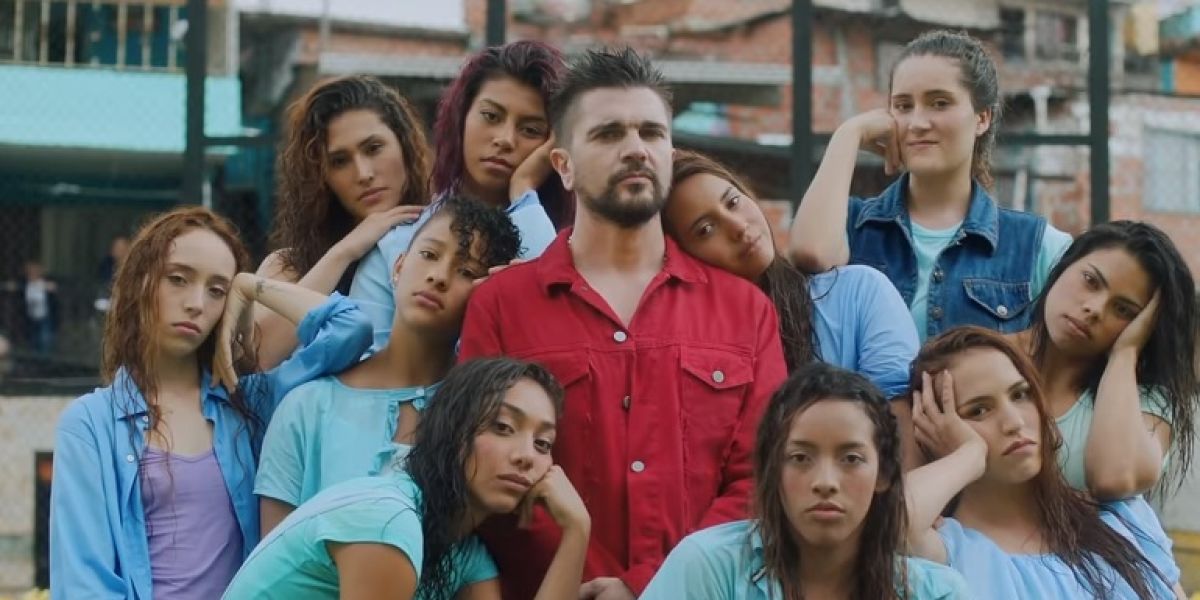 Juanes en el videoclip de 'Pa Dentro'