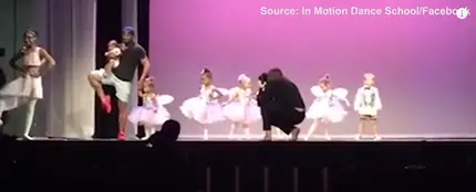 Un padre baila con su hija Un padre baila con su hija