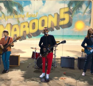Maroon 5 versiona 'Threee Little Birds' de Bob Marley Maroon 5 versiona 'Threee Little Birds' de Bob Marley