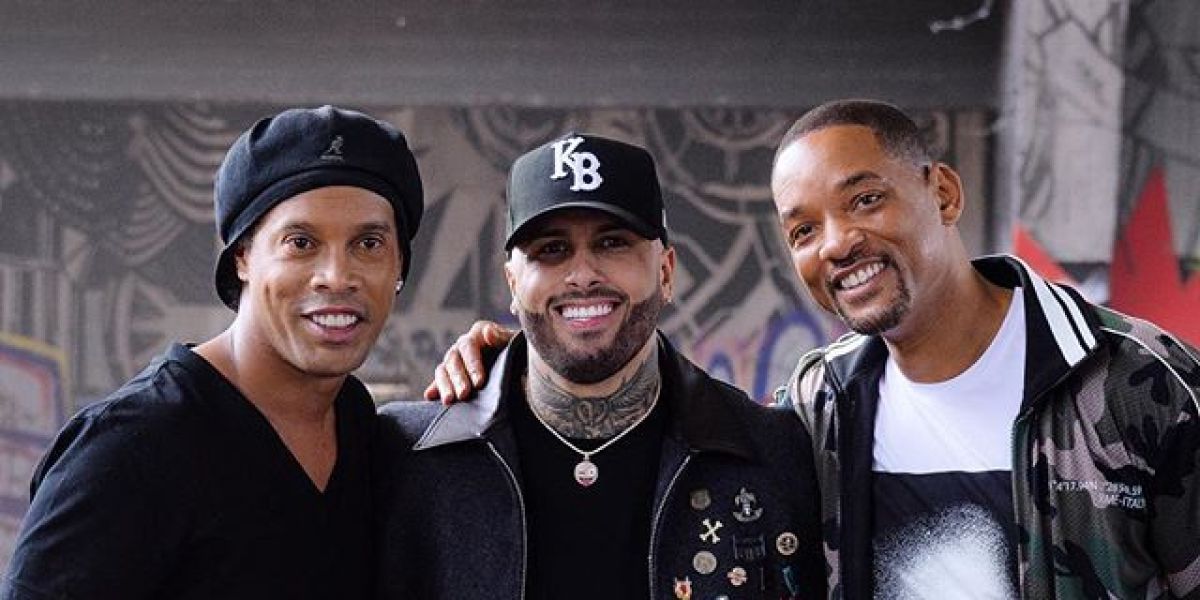 Ronaldinho con Nicky Jam y Will Smith en la grabación del vídeo de 'Live It Up'