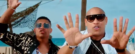 Gente de Zona en el videoclip de 'Te Duele' Gente de Zona en el videoclip de 'Te Duele'