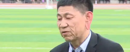Xiao Cui tiene 18 años pero aparenta 80 Xiao Cui tiene 18 años pero aparenta 80