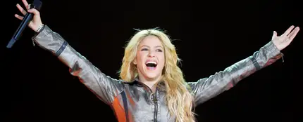 Shakira durante su concierto en Madrid dentro de la gira Sale El Sol World Tour (2011) Shakira durante su concierto en Madrid dentro de la gira Sale El Sol World Tour (2011)