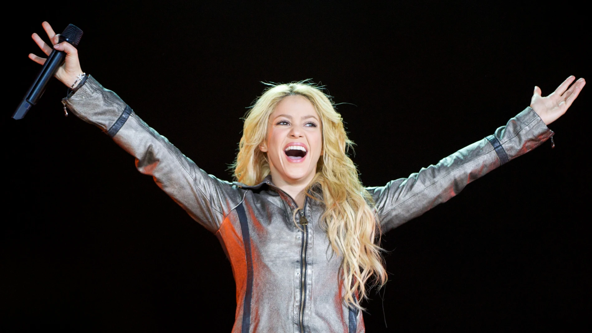 Shakira durante su concierto en Madrid dentro de la gira Sale El Sol World Tour (2011) Shakira durante su concierto en Madrid dentro de la gira Sale El Sol World Tour (2011)