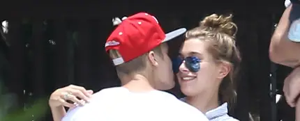 Justin Bieber y Hailey Baldwin Justin Bieber y Hailey Baldwin