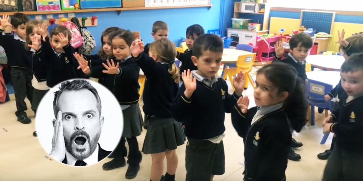 Miguel Bosé responde a los 'pitufos' del colegio Lar