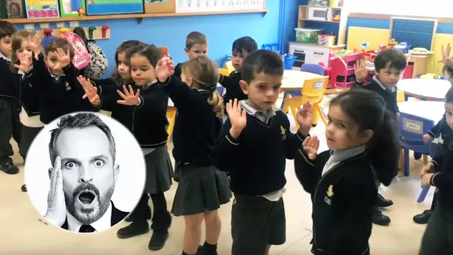 Miguel Bosé responde a los 'pitufos' del colegio Lar