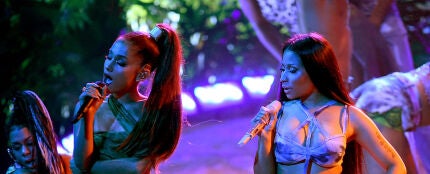 Ariana Grande y Nicki Minaj en directo en 2016