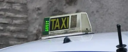 Los taxistas de Bilbao están obligados a esperar a que sus clientas entren al portal Los taxistas de Bilbao están obligados a esperar a que sus clientas entren al portal